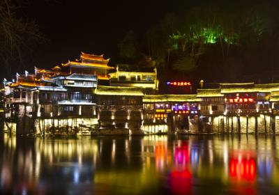 夜游鳳凰古城，感受別樣的古城美